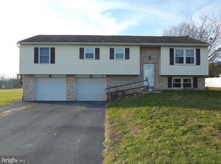 1275 Girl Scout Rd, Denver, PA 17517