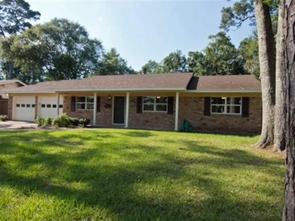 6250 Carnation Dr, Beaumont, TX 77706