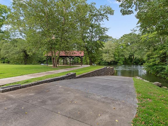 174th image of 1020 Thomas Rd