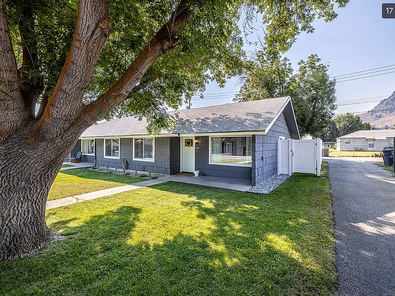 1237 Montana St — Photo 17