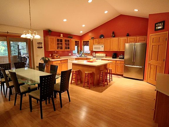 5th image of 5897 Parkwood Ct