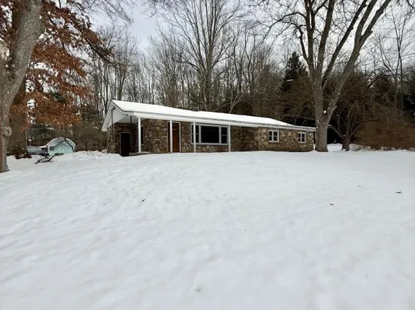 17 Eaton Dr, Clarendon, PA 16313