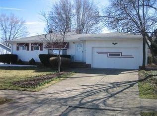 3985 W 213th St, Fairview Park, OH