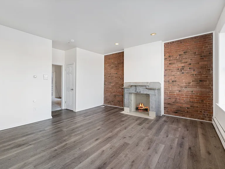 43 Fulton St #2A — Photo 2