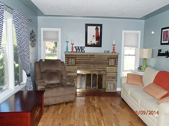 4th image of 1837 Moulton Ave