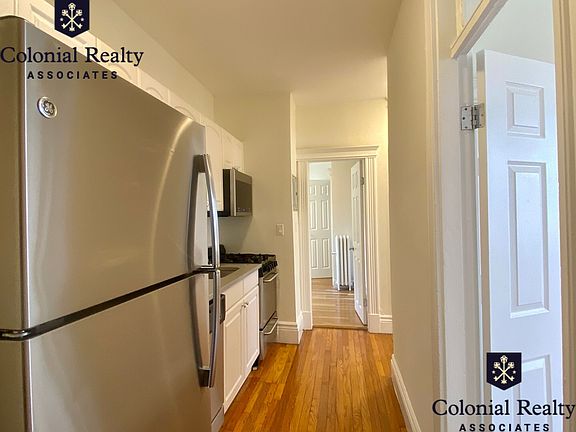 2nd image of 8 Camelot Ct #180