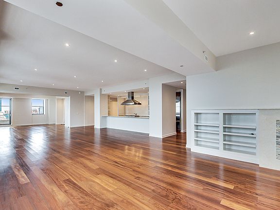 4th image of 310 S Michigan Ave Unit 2800