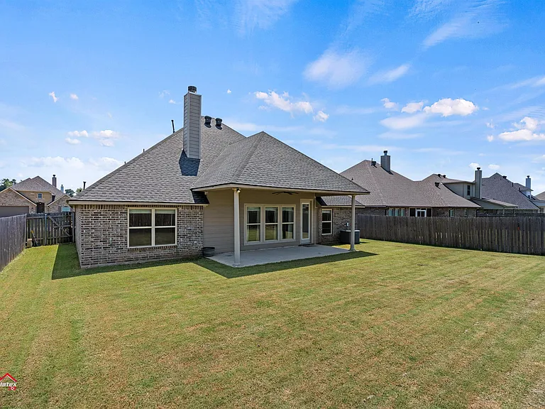 608 Labarre Ln — Photo 17