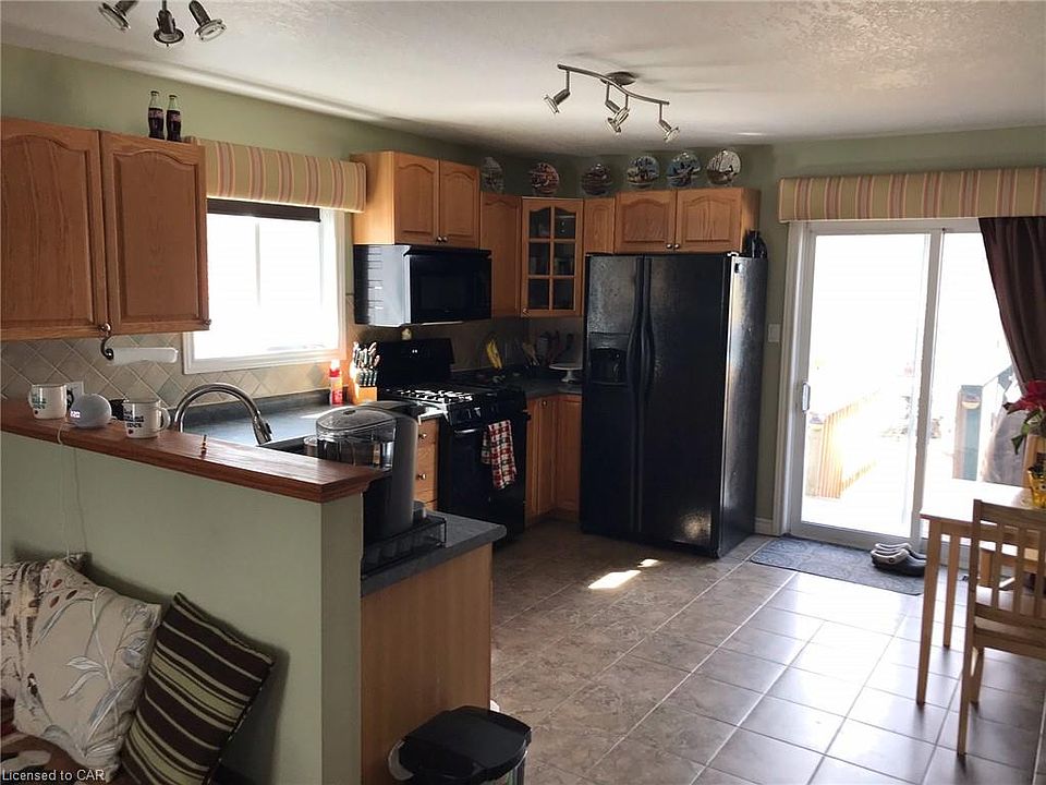 2nd image of 22 George St