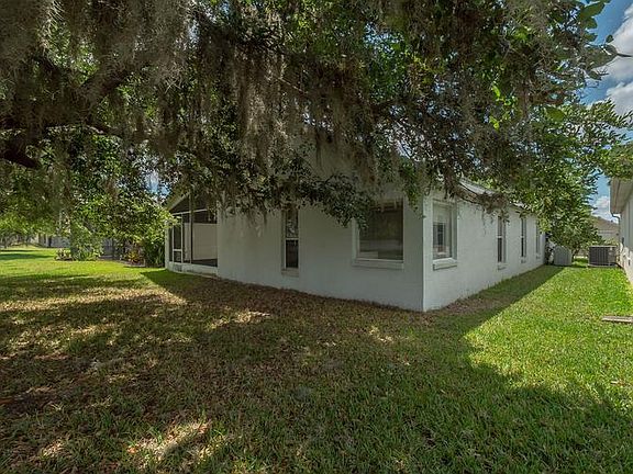 4th image of 4549 Chalfont Dr