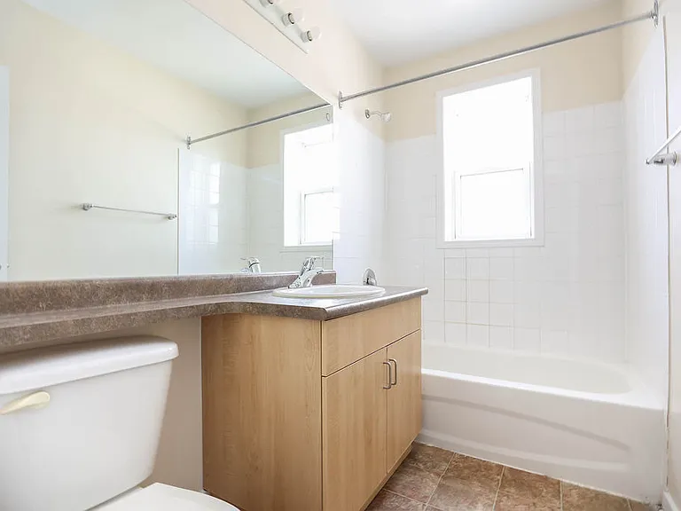 825 Corydon Ave — Photo 36
