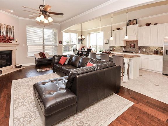 5th image of 860 Sagebrush Dr
