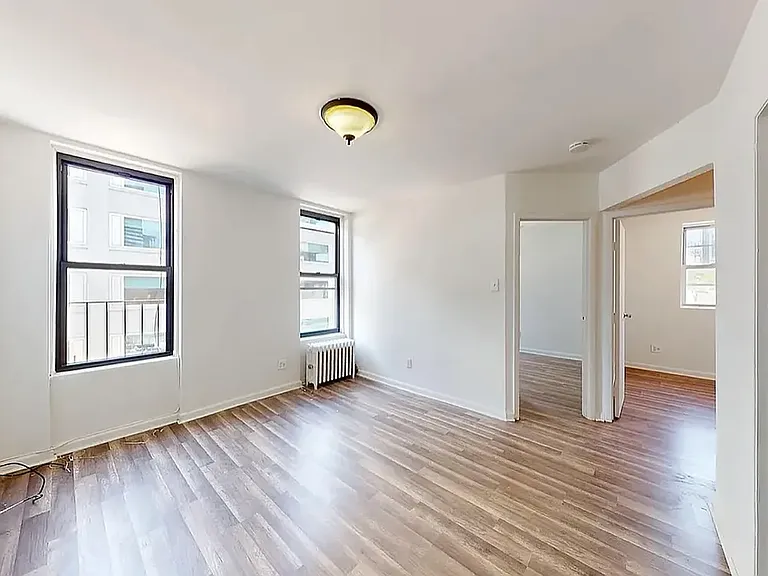 725 11th Ave #5C — Photo 2