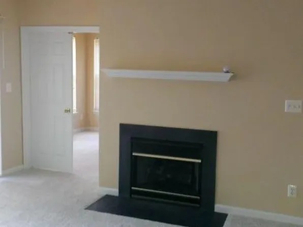 3517 Piney Woods Pl APT E201, Laurel, MD 20724