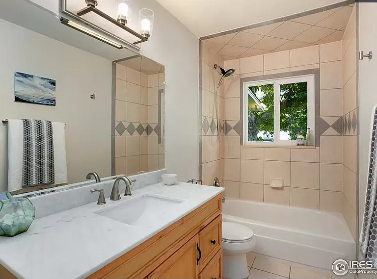 1304 Constitution Ave — Photo 5