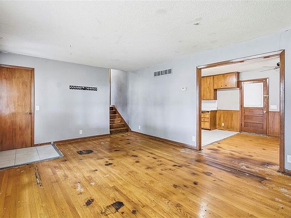 5th image of 7104 N Olive St