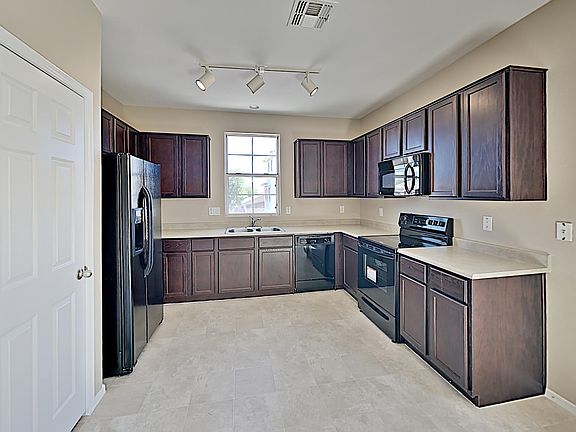 4th image of 5434 W Jones Ave