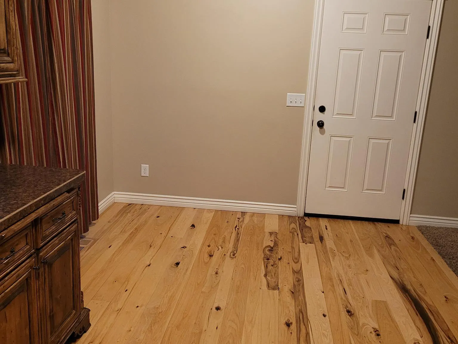4 bed, 2080 sqft, $2,300 — Photo 4