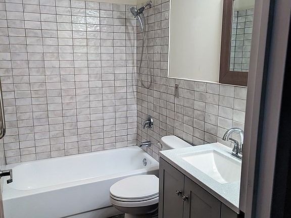 3rd image of 17 Florence St APT 1