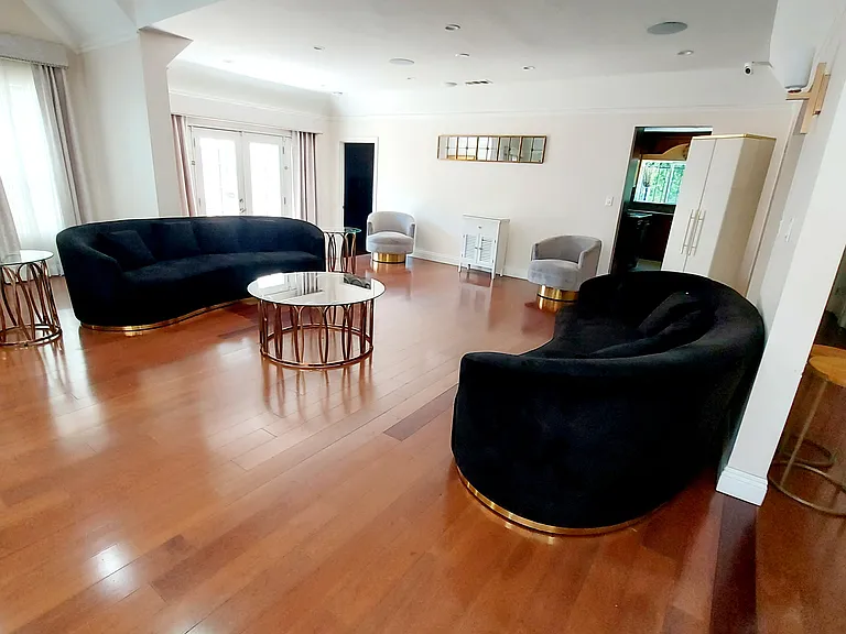 1445 Crestview Ct — Photo 5