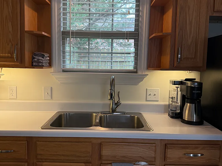 147 Greenlawn Dr NE — Photo 6