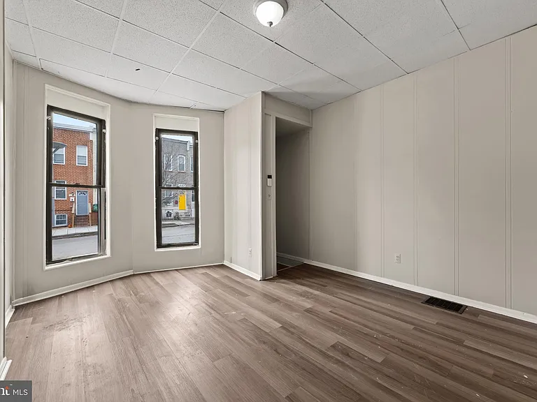 225 N Luzerne Ave — Photo 10