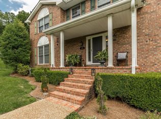 1002 Forestpointe Dr, Hendersonville, TN 37075