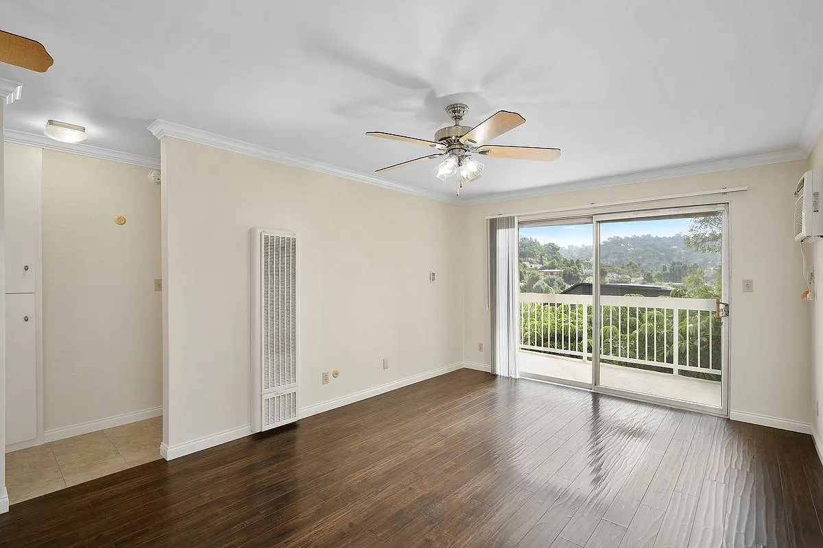 2 bed, 800 sqft, $2,795 — Photo 2