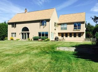 384 Middle St, Amherst, MA 01002