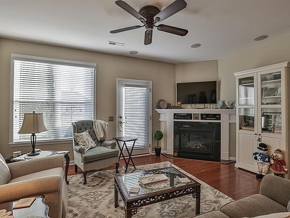 4th image of 1329 Meadow Vista Dr