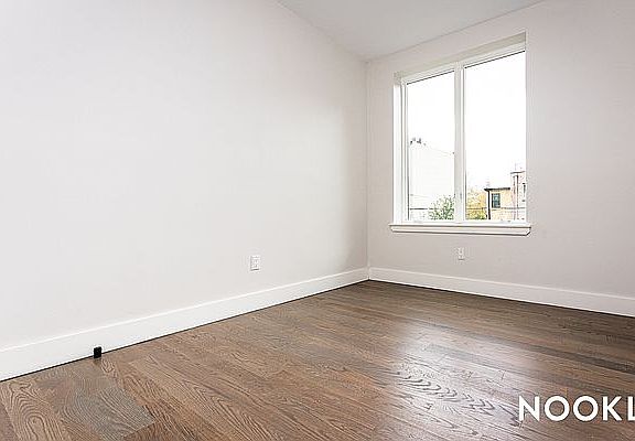 5th image of 216 Bainbridge St #1L