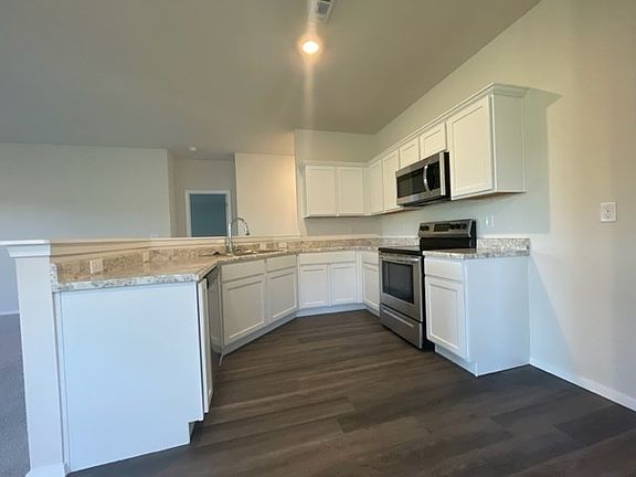 5th image of 829 S Katlyn Dr
