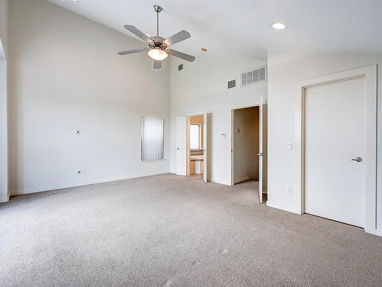 1729 Reinerman St — Photo 26