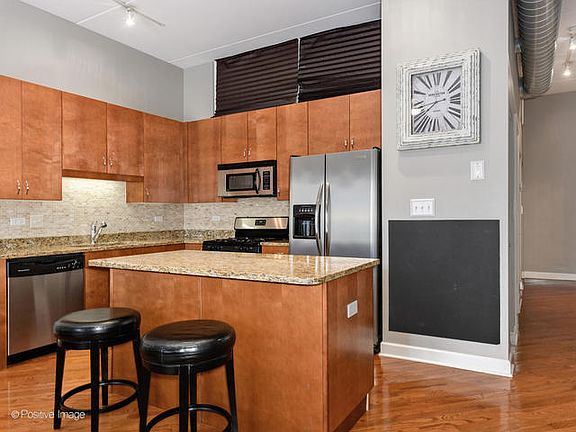 2nd image of 3125 W Fullerton Ave APT 317