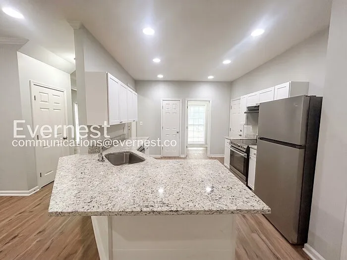 66 Holly Rd NW — Photo 10