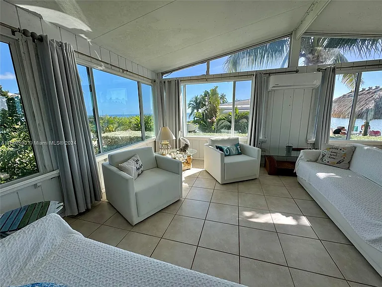 72 Ocean Dr — Photo 23