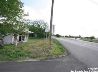 102 Runge St, Kenedy, TX 78119