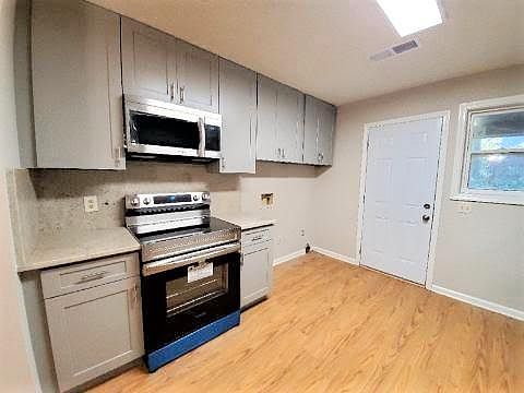 4th image of 137 Kimberly Way