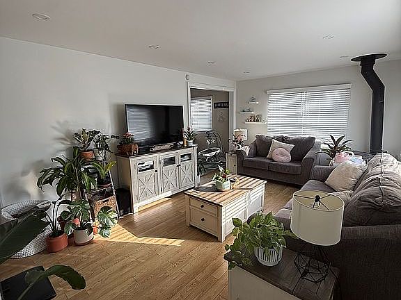 4th image of 99 Marlborough Rd