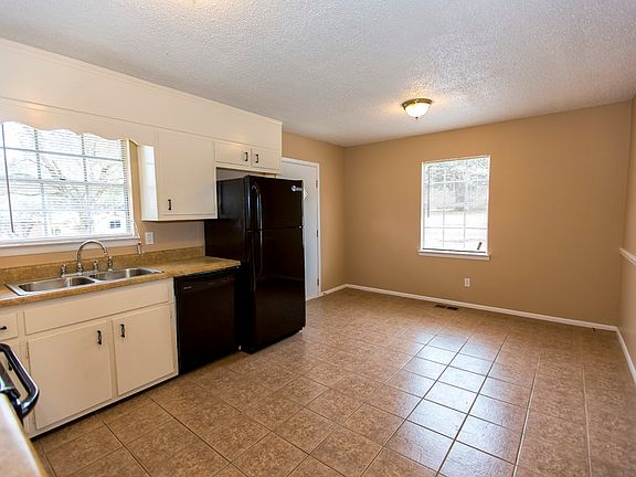 3rd image of 5114 Meadows Dr