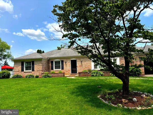 135 Forest Ave, Hershey, PA 17033