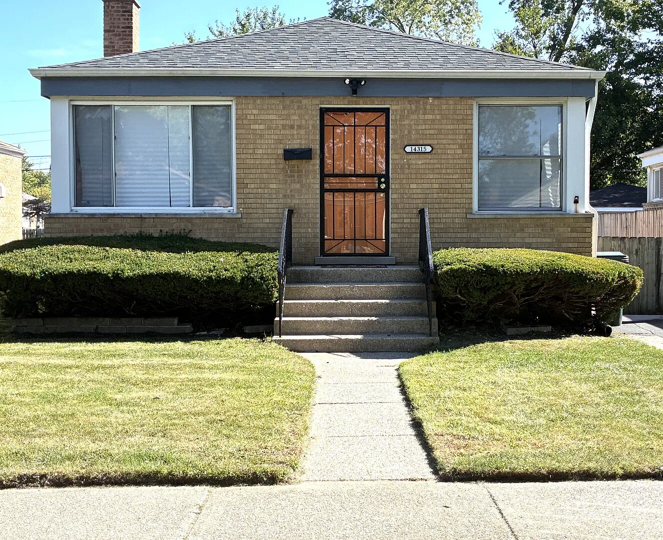 14315 Dobson Ave photo 1