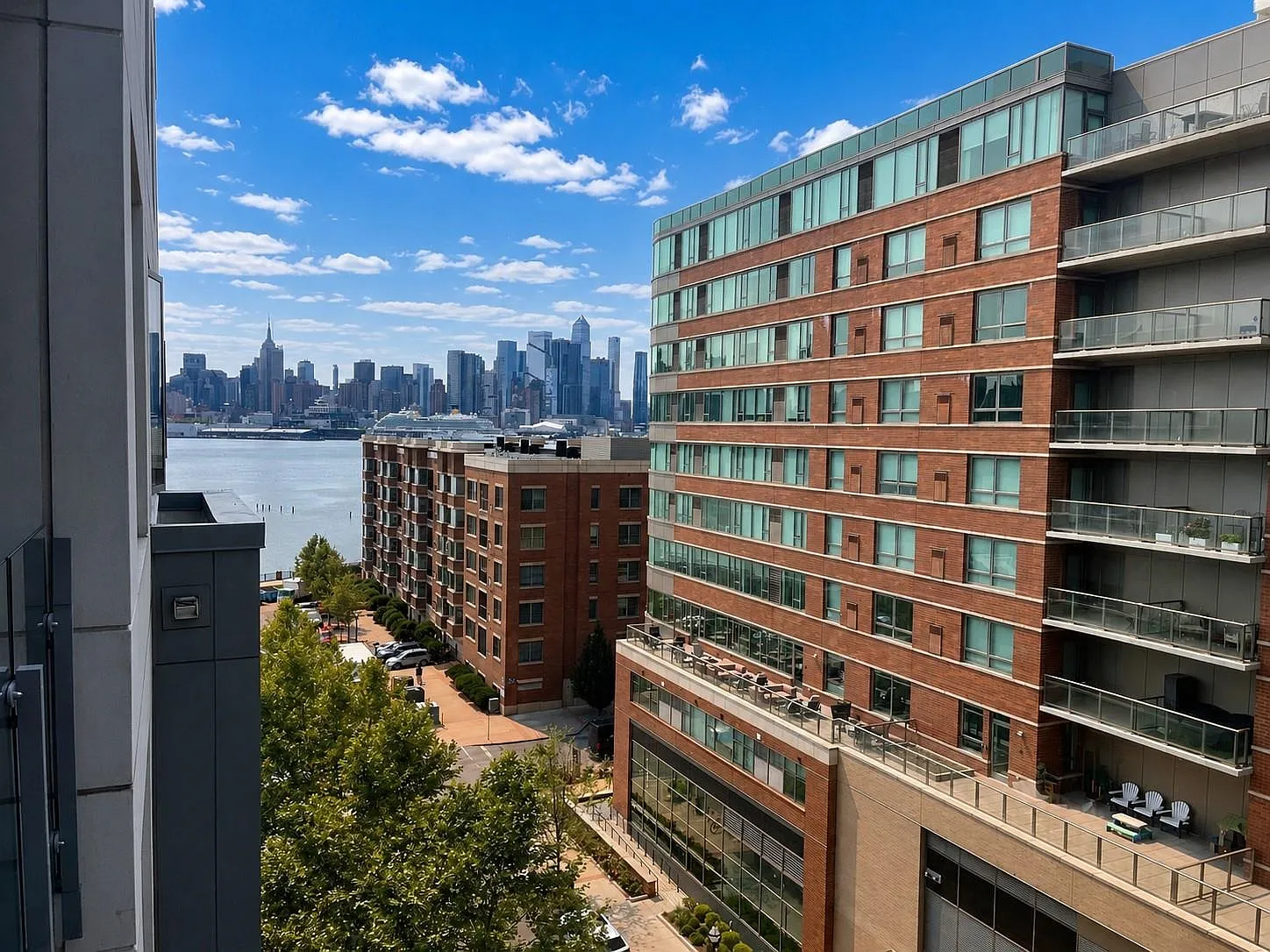 Nine on The Hudson — Photo 2