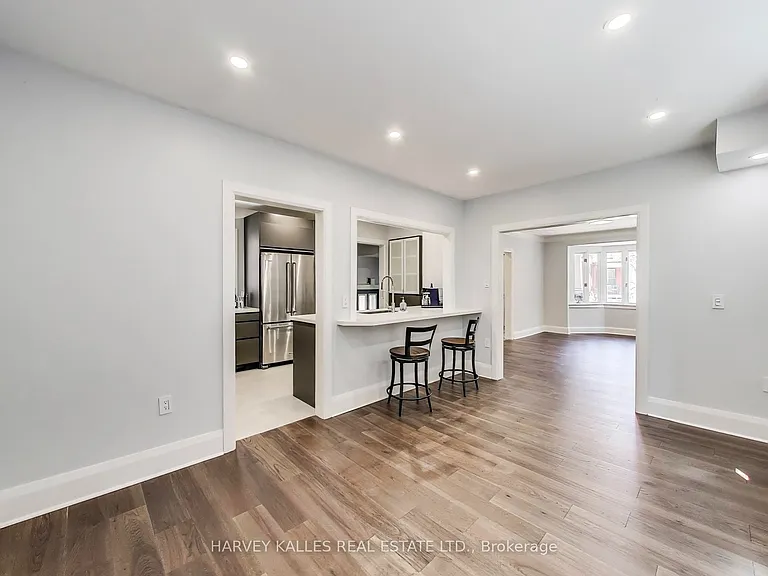 338 Markham St — Photo 7
