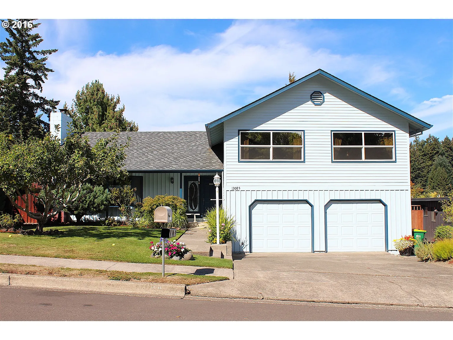 13085 SW Heather Ct photo 1