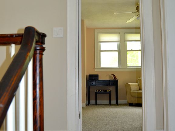 4th image of 27 E Walnut St