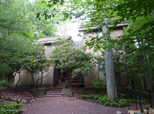 1150 Stonewall Dr, Pocono Pines, PA