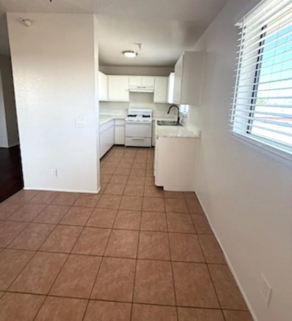 12444-12504-12512 Oxford Ave — Photo 1