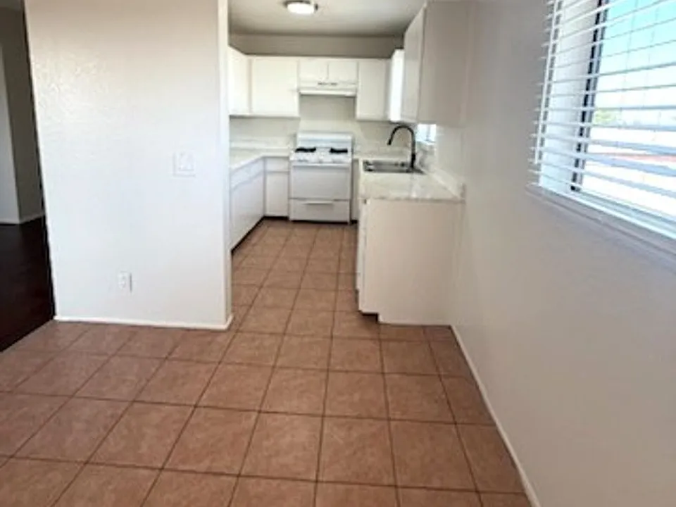 12444-12504-1251 Oxford Ave