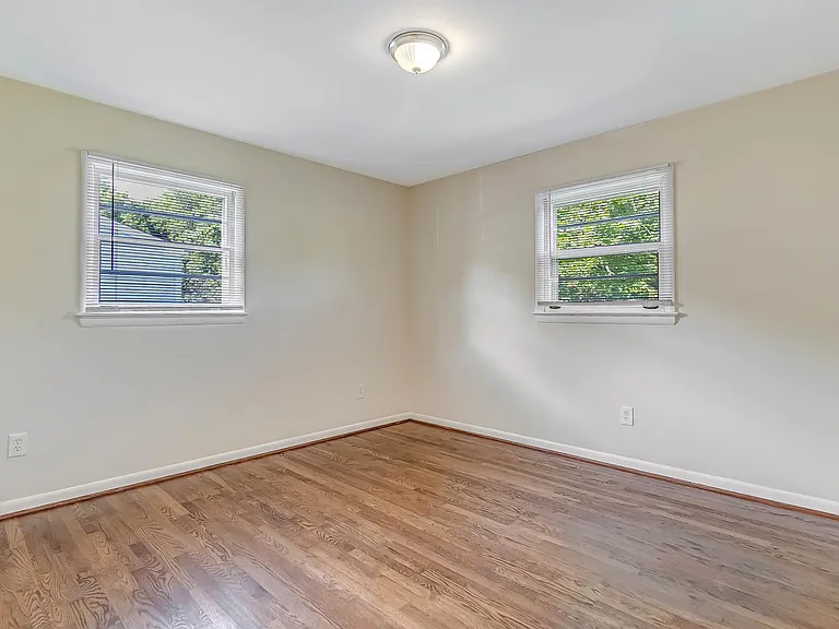 8808 Patricia Ct — Photo 34